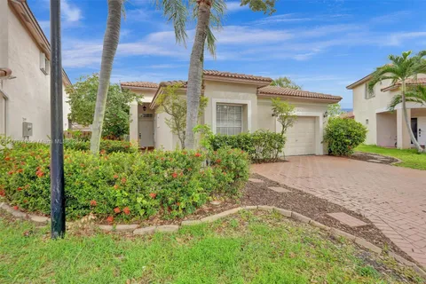 6211 NW 38th Dr, Coral Springs FL 33067