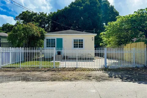 136 NE 83 ST, Miami FL 33138