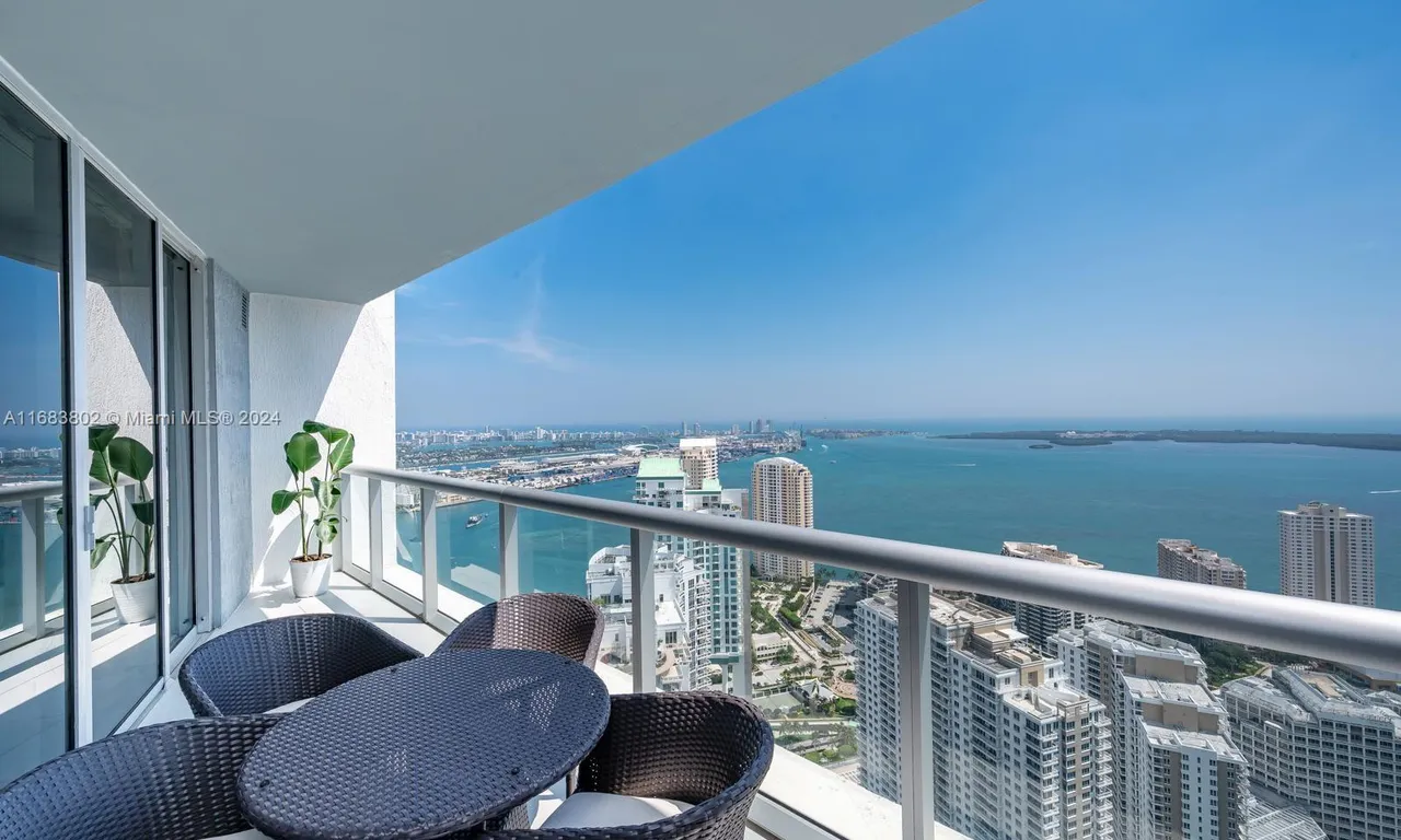 465 Brickell Ave # 5305, Miami FL 33131