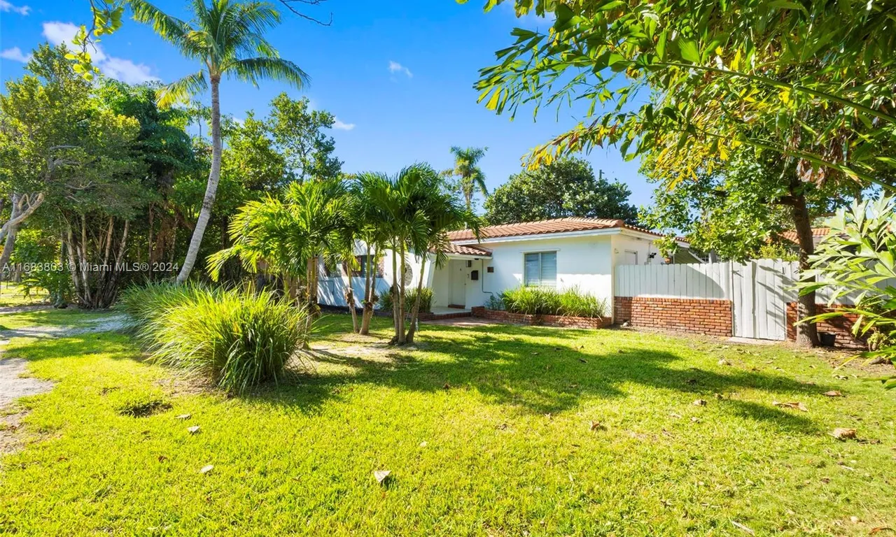 738 Fernwood Rd, Key Biscayne FL 33149