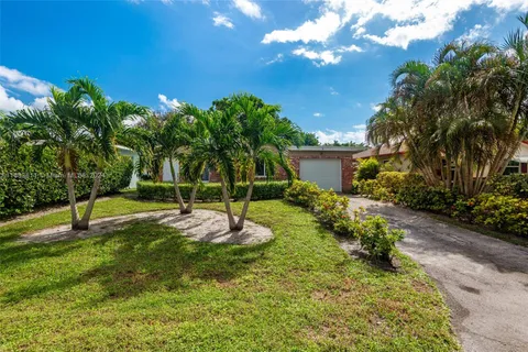 484 W Royal Palm Rd, Boca Raton FL 33432