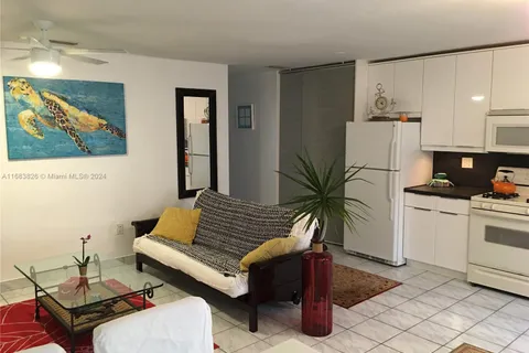 919 Michigan Ave # 9, Miami Beach FL 33139