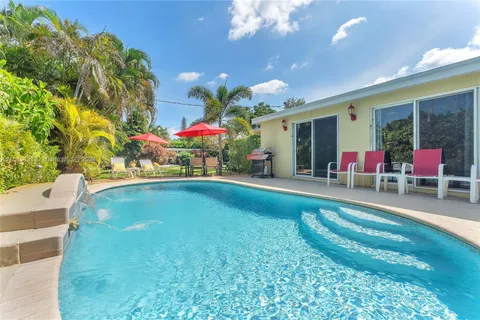 2109 NW 2nd Avenue, Wilton Manors FL 33311