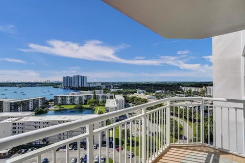 18011 Biscayne Blvd # 1705, Aventura FL 33160