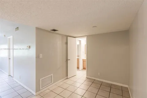 615 NE 12th Ave # 304, Fort Lauderdale FL 33304