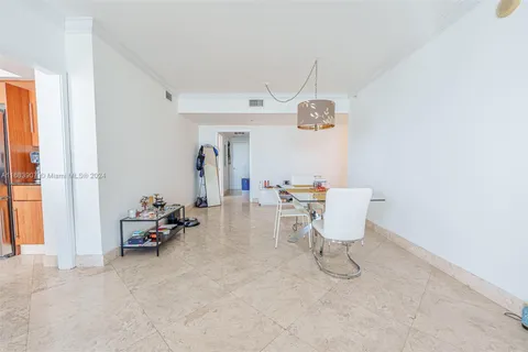 335 S Biscayne Blvd # 2009, Miami FL 33131