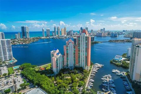 3370 Hidden Bay Dr # 2715, Aventura FL 33180