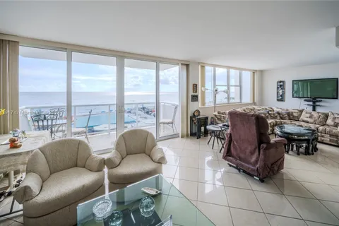 3140 S Ocean Dr # 304, Hallandale Beach FL 33009