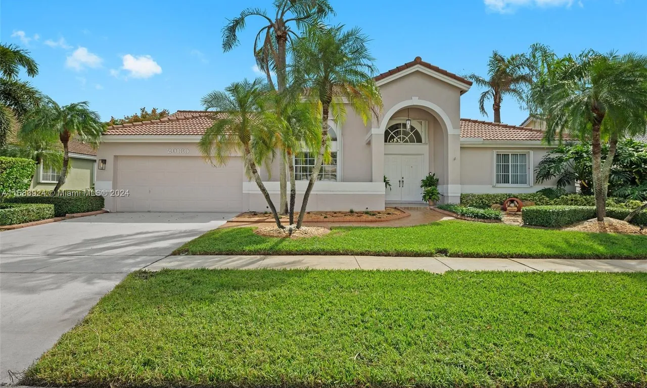 20180 NW 9th Dr, Pembroke Pines FL 33029