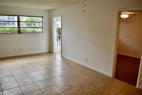 220 SW 9th Ave # 118, Hallandale Beach FL 33009