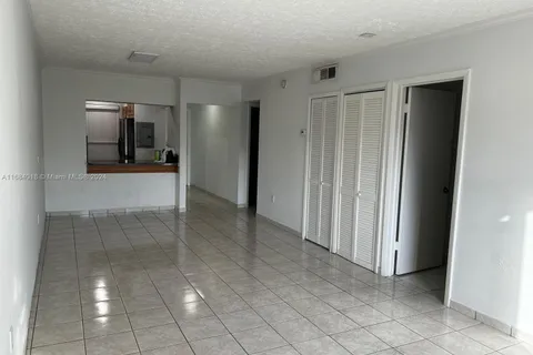 6055 W 19th Ave # 211, Hialeah FL 33012