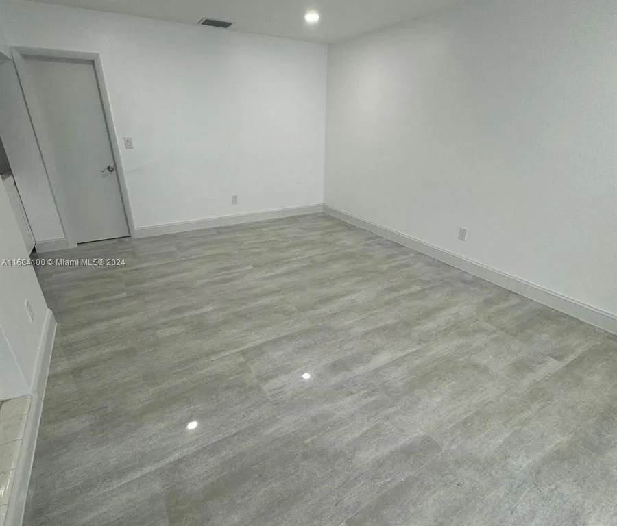 9937 SW 194th St # 1, Cutler Bay FL 33157