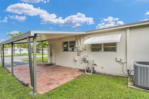 4350 NW 59th St, North Lauderdale FL 33319