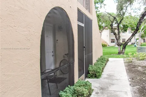 18250 Mediterranean Blvd # 15, Hialeah FL 33015