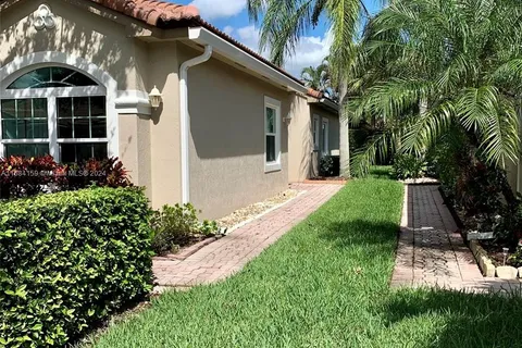 8411 Via Leonessa, Boca Raton FL 33433