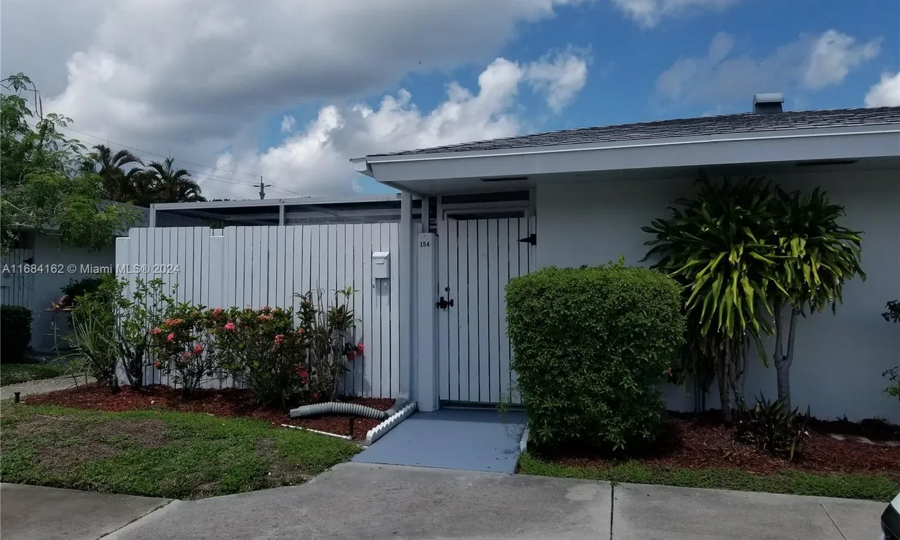 154 West Ct # 0, Royal Palm Beach FL 33411