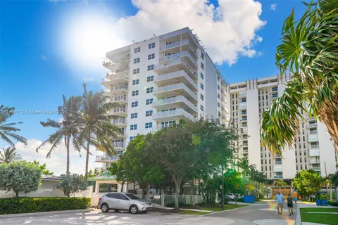 812 Briny Ave # 3D, Pompano Beach FL 33062