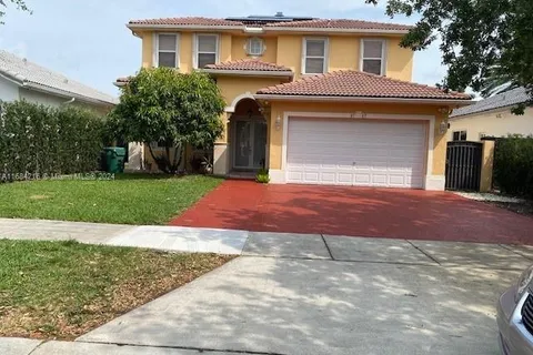 8767 NW 139th Ter, Miami Lakes FL 33018