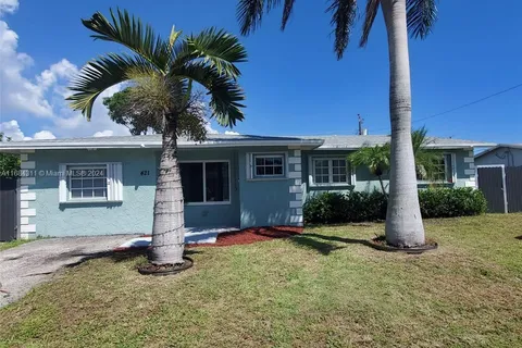 421 NE 39th St, Deerfield Beach FL 33064