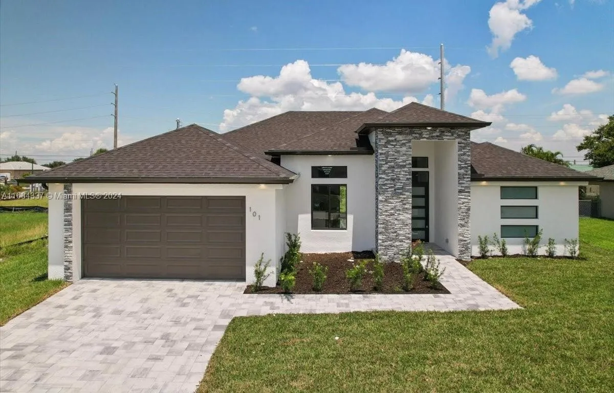 101 NE 23rd Terr, Cape Coral FL 33909