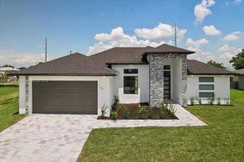 101 NE 23rd Terr, Cape Coral FL 33909