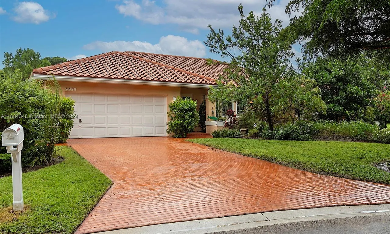 5855 NW 47th Pl, Coral Springs FL 33067