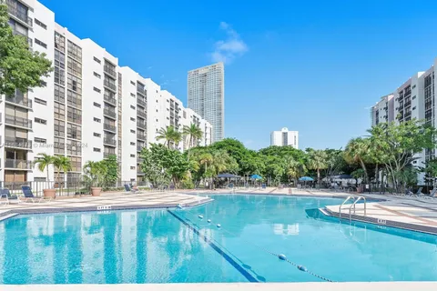 17021 N Bay Rd # 701, Sunny Isles Beach FL 33160