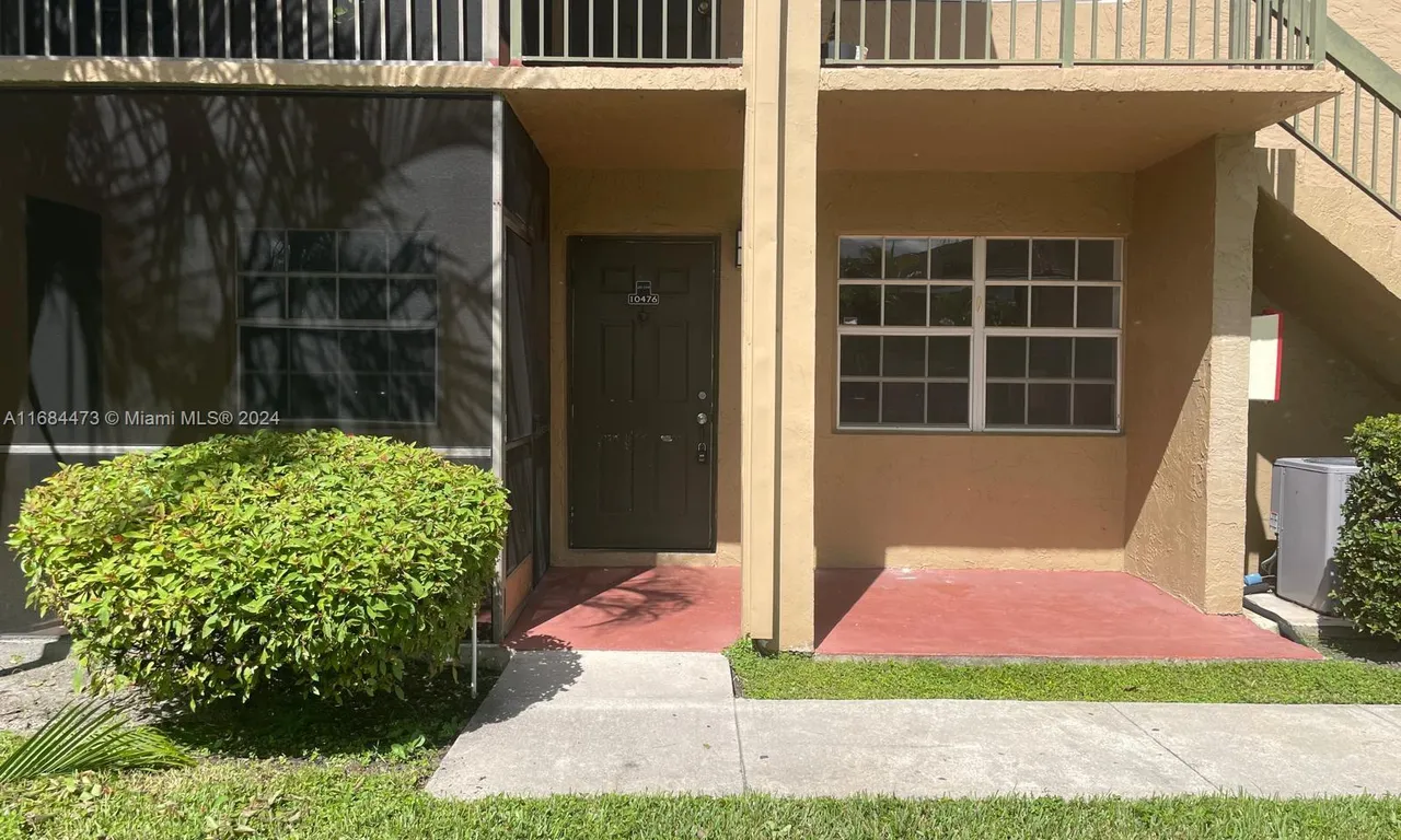 10476 NW 8th St # 104, Pembroke Pines FL 33026