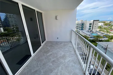 2200 NE 33rd Ave # 7J, Fort Lauderdale FL 33305