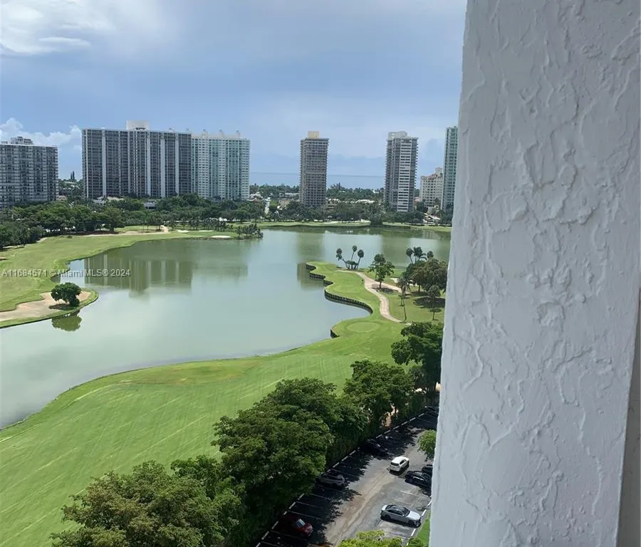 20225 NE 34 CT # 1819, Aventura FL 33180