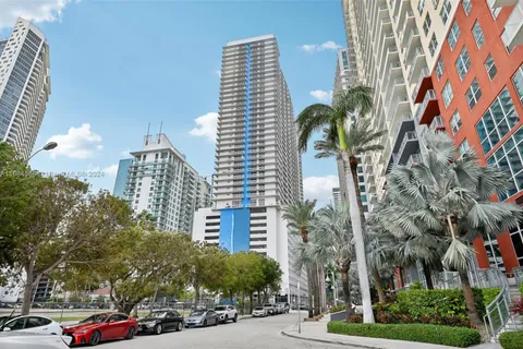 1200 Brickell Bay Dr # 2318, Miami FL 33131