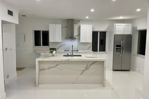 1201 Marseille Dr # 17, Miami Beach FL 33141