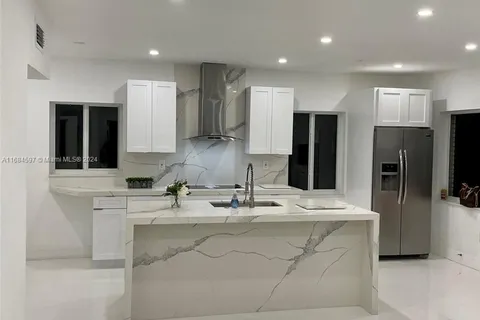 1201 Marseille Dr # 17, Miami Beach FL 33141