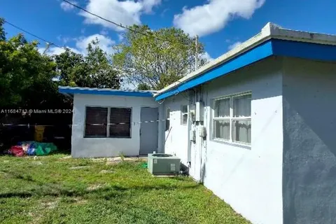 720 NE 40th St, Deerfield Beach FL 33064