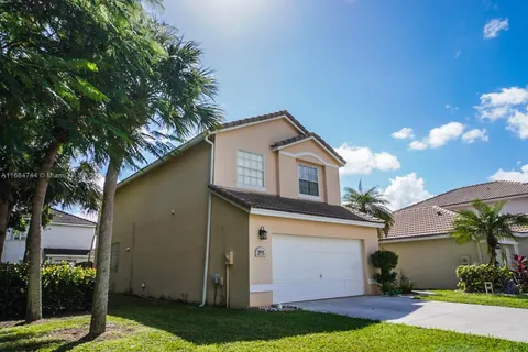 6864 Sugarloaf Key St, Lake Worth FL 33467