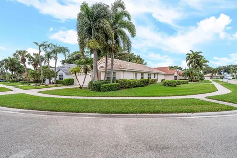 22740 E Royal Crown Ter E, Boca Raton FL 33433