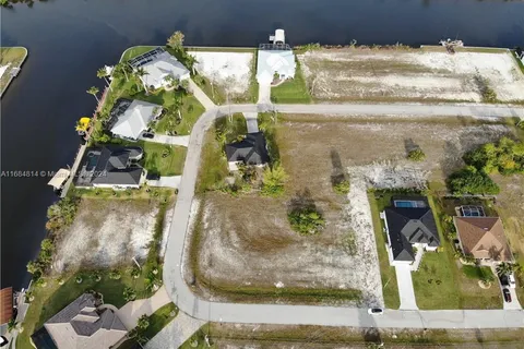 1420 NW 41st Place, Cape Coral FL 3393