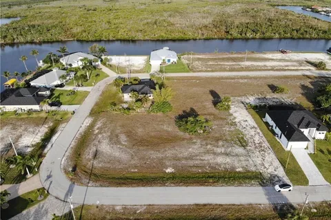 1420 NW 41st Place, Cape Coral FL 3393