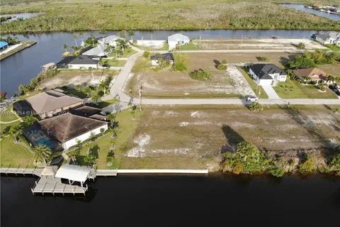 1420 NW 41st Place, Cape Coral FL 3393