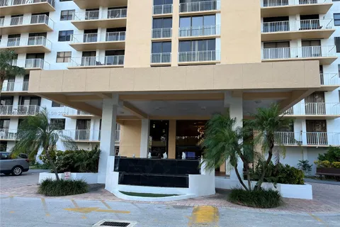 290 174th St # 1216, Sunny Isles Beach FL 33160