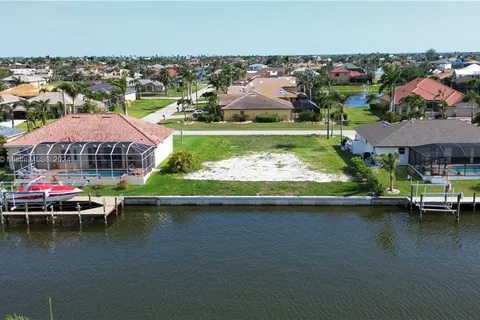 2203 SW 52nd Street, Cape Coral FL 33914