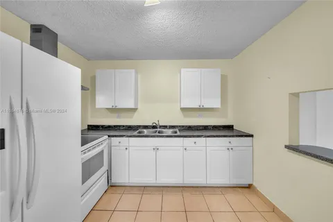 6190 W 19th Ave # 107, Hialeah FL 33012