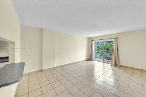 6190 W 19th Ave # 107, Hialeah FL 33012