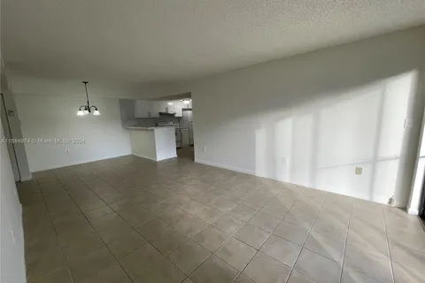 7135 NW 179th St # 110, Hialeah FL 33015