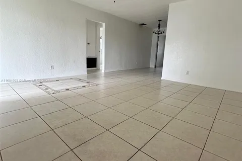 5401 NW 16th Ct # 5405, Lauderhill FL 33313