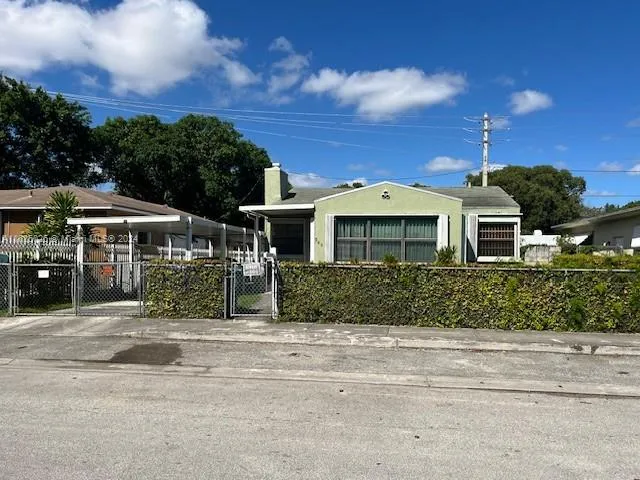 583 NW 47th Ter, Miami FL 33127