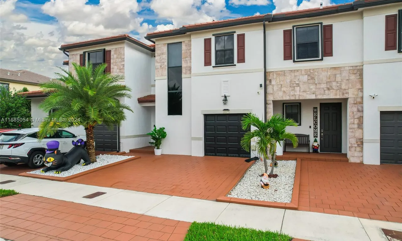 10275 W 32nd Ln, Hialeah FL 33018