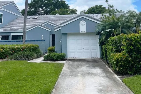 8205 Waterford Ave, Tamarac FL 33321