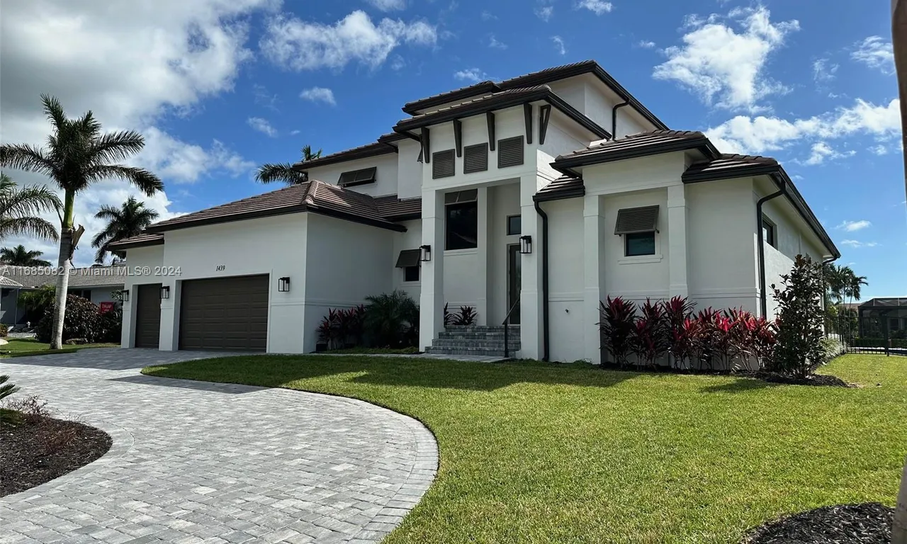 654 Bamboo Ct, Marco Island FL 34145