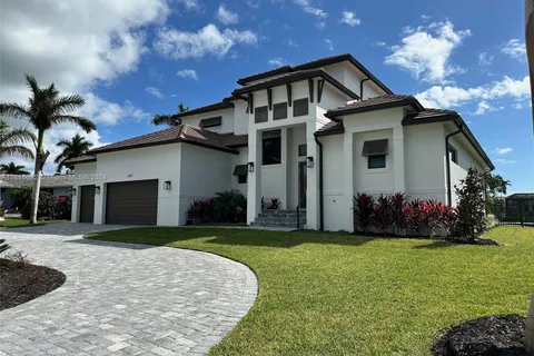 654 Bamboo Ct, Marco Island FL 34145